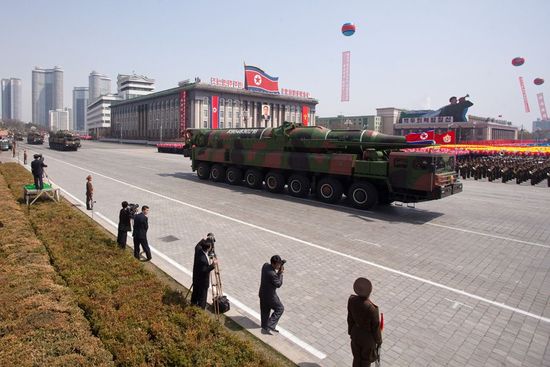 資料圖：朝鮮在閱兵式上展示的遠程彈道導彈