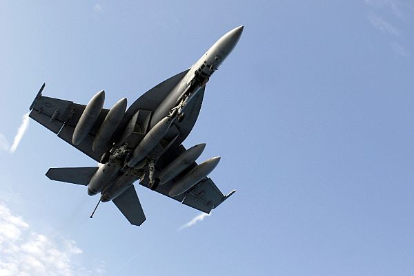 資料圖：美軍F/A-18艦載機(jī)。
