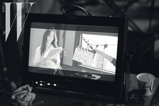 Krystal主演短片《聽(tīng)我的歌》劇照