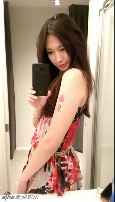 有顏有胸！日本變性美女性感迷人走紅網(wǎng)絡(luò)