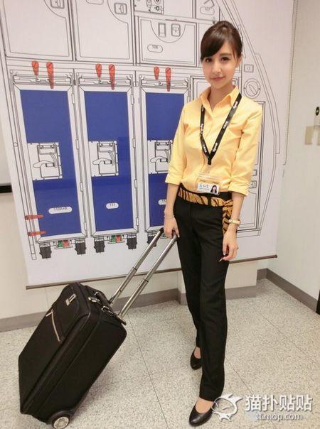 空中最美女子！虎航空姐Rita Kao 大秀比基尼照