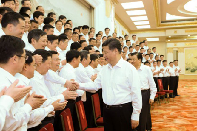 6月30日，黨和國家領導人習近平、劉云山等在北京人民大會堂會見全國優(yōu)秀縣委書記。
